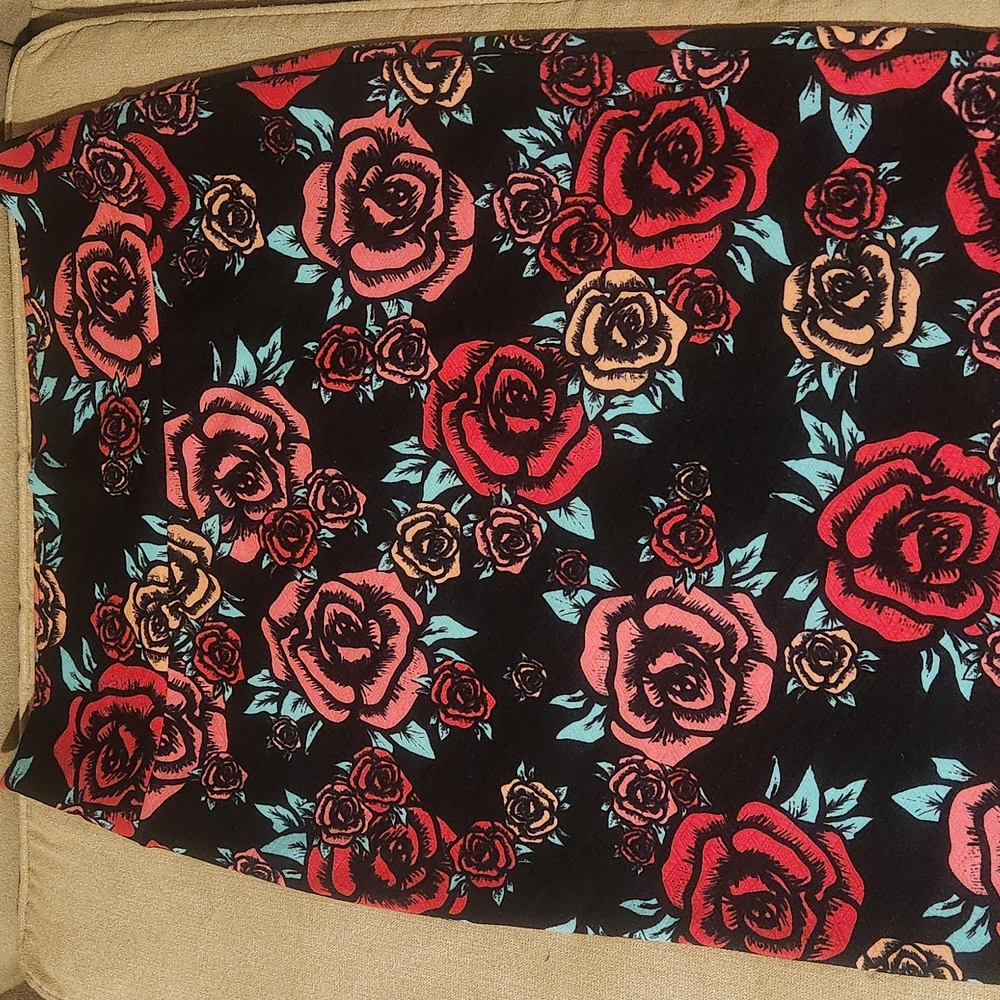 Lula Roe Floral Black SKIRT with Red and Pink Roses